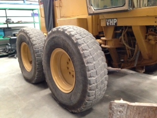 ขายด่วน!! รถเกรด Caterpillar 140H # 2ZK01248 พร้อมใช้งาน จากอเมริกา สนใจโทร. 080-6565422 (หนิง)