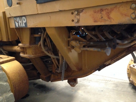 ขายด่วน!! รถเกรด Caterpillar 140H # 2ZK01248 พร้อมใช้งาน จากอเมริกา สนใจโทร. 080-6565422 (หนิง)