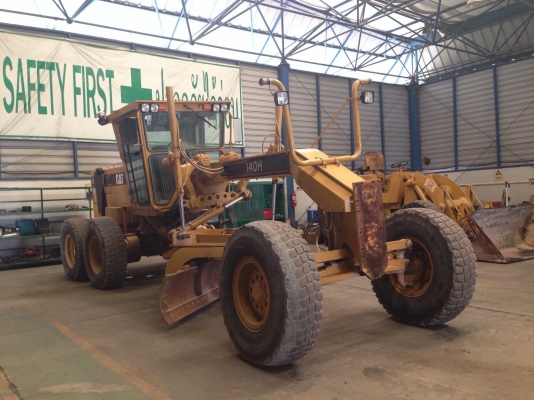 ขายด่วน!! รถเกรด Caterpillar 140H # 2ZK01248 พร้อมใช้งาน จากอเมริกา สนใจโทร. 080-6565422 (หนิง)