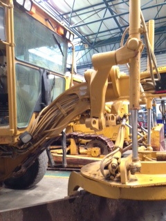 ขายด่วน!! รถเกรด Caterpillar 140H # 2ZK01248 พร้อมใช้งาน จากอเมริกา สนใจโทร. 080-6565422 (หนิง)