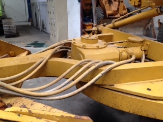 ขายด่วน!! รถเกรด Caterpillar 140H # 2ZK01248 พร้อมใช้งาน จากอเมริกา สนใจโทร. 080-6565422 (หนิง)