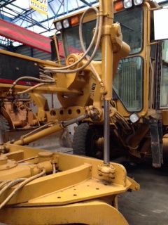 ขายด่วน!! รถเกรด Caterpillar 140H # 2ZK01248 พร้อมใช้งาน จากอเมริกา สนใจโทร. 080-6565422 (หนิง)