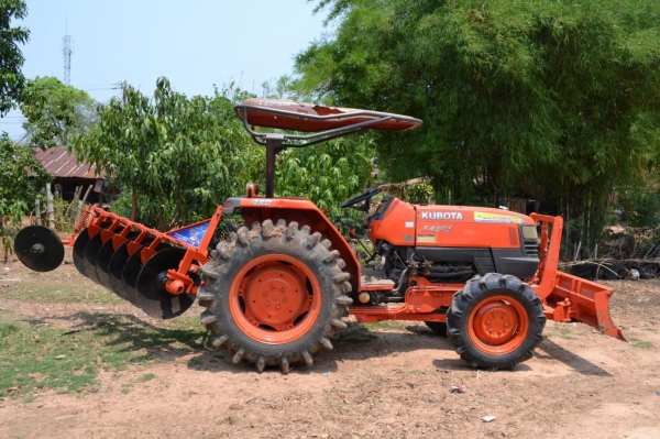 คูโบต้า L4508 สภาพดีมากๆ พร้อมทะเบียน ใบดัน พร้อมผาน6 ตราช้าง  ใช้งานแค่ 1,500 ชั่วโมง