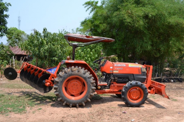 คูโบต้า L4508 สภาพดีมากๆ พร้อมทะเบียน ใบดัน พร้อมผาน6 ตราช้าง  ใช้งานแค่ 1,500 ชั่วโมง