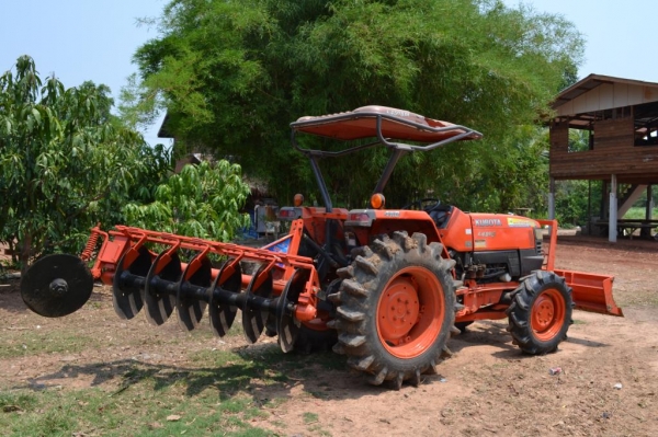 คูโบต้า L4508 สภาพดีมากๆ พร้อมทะเบียน ใบดัน พร้อมผาน6 ตราช้าง  ใช้งานแค่ 1,500 ชั่วโมง