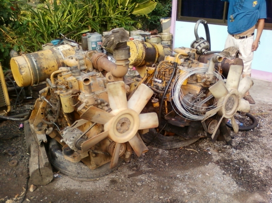 ขาย!! เครื่องยนต์ + ปั้ม  KOMATSU  รหัส S4D105-3 /  ชุดละ 55.000 มี 2 ชุด