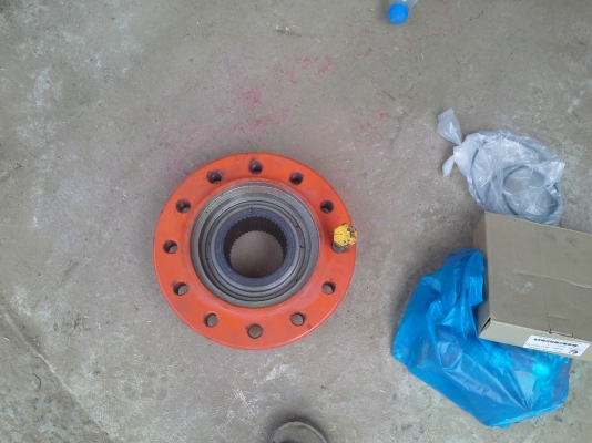 ลดให้แล้วครับ เสร็จแล้วครับ 665000 บ. สนใจมาทดสอบ ค่อยต่อราคากันครับ  KM 49 เดิน 12 HT(comosak) เครื่อง 6HH+turbo (~250 แรง) โซ่ D2  48 ข้อ โรลเลอร์ D2 12 ลูก หน้าเกี่ยว 3 เมตร อุ้มเลด 2.5 ตัน