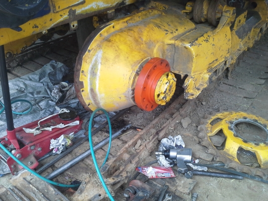 ลดให้แล้วครับ เสร็จแล้วครับ 665000 บ. สนใจมาทดสอบ ค่อยต่อราคากันครับ  KM 49 เดิน 12 HT(comosak) เครื่อง 6HH+turbo (~250 แรง) โซ่ D2  48 ข้อ โรลเลอร์ D2 12 ลูก หน้าเกี่ยว 3 เมตร อุ้มเลด 2.5 ตัน