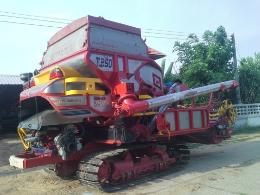 ลดให้แล้วครับ เสร็จแล้วครับ 665000 บ. สนใจมาทดสอบ ค่อยต่อราคากันครับ  KM 49 เดิน 12 HT(comosak) เครื่อง 6HH+turbo (~250 แรง) โซ่ D2  48 ข้อ โรลเลอร์ D2 12 ลูก หน้าเกี่ยว 3 เมตร อุ้มเลด 2.5 ตัน