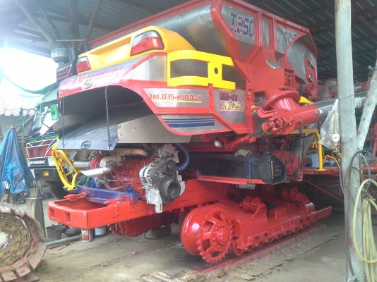 ลดให้แล้วครับ เสร็จแล้วครับ 665000 บ. สนใจมาทดสอบ ค่อยต่อราคากันครับ  KM 49 เดิน 12 HT(comosak) เครื่อง 6HH+turbo (~250 แรง) โซ่ D2  48 ข้อ โรลเลอร์ D2 12 ลูก หน้าเกี่ยว 3 เมตร อุ้มเลด 2.5 ตัน