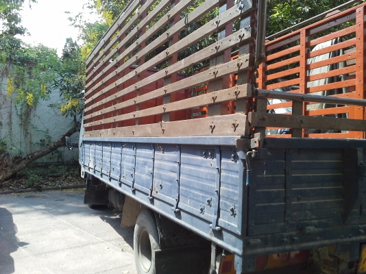 ขายรถบรรทุก  6  ล้อโหญ่