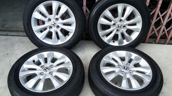 แม็กซ์ซิตี้ honda city ขอบ15 ยางบริสโตน 175 65 15 ปี2013