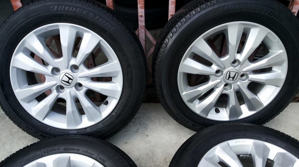 แม็กซ์ซิตี้ honda city ขอบ15 ยางบริสโตน 175 65 15 ปี2013