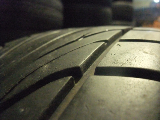ยาง Dunlop DZ101 205/45/16 ปี 12