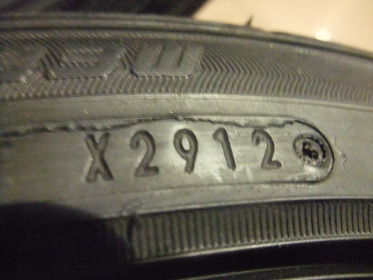 ยาง Dunlop DZ101 205/45/16 ปี 12
