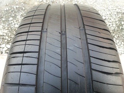 ขายยาง215/60/16 ปี 2411 MICHERLIN ENERGY XM2 1 ชุด