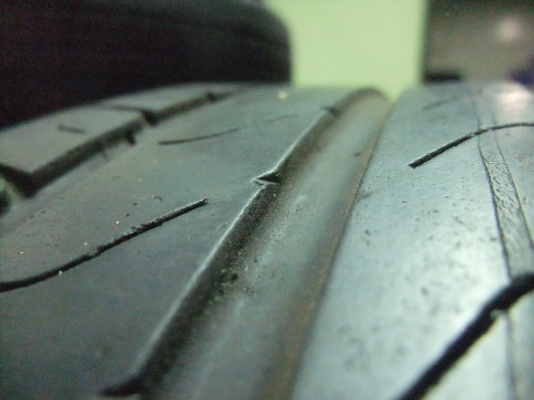ยาง Pirelli 225/50/17 ปี12