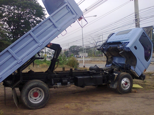 ขายหกล้อดั้มพ์อีซูสุ NPR 66LX5-T  เอฟหน้า-หลัง ดั้มสามมิตร พวงมาลัยเพาเวอร์ แอร์เย็น รถสวยพร้อมใช้