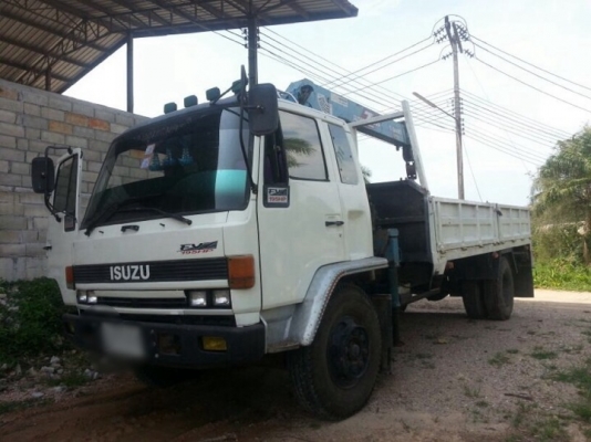 รถอีซูซุ 6 ล้อ ( ไม่ดั้ม ) FTR  160 แรงม้า.  ติดเครน 3 ตัน.  สนใจติดต่อ  081 - 6079515