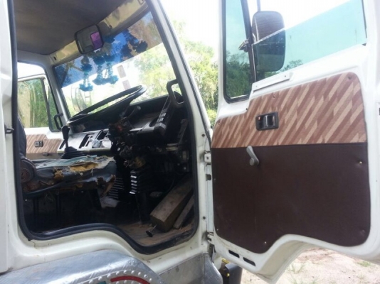 รถอีซูซุ 6 ล้อ ( ไม่ดั้ม ) FTR 160 แรงม้า. ติดเครน 3 ตัน. สนใจติดต่อ 081 - 6079515 รถอีซูซุ 6 ล้อ ( ไม่ดั้ม ) FTR 160 แรงม้า. ติดเครน 3 ตัน. สนใจติดต่อ 081 - 6079515