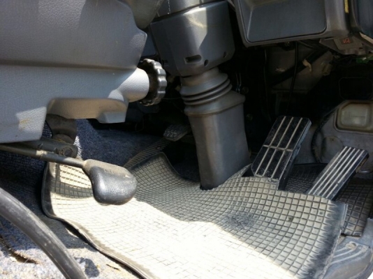 รถฮีโน่ 6 ล้อดั้ม 220 แรงม้า. ปี 50  ( รถประกอบ )  สนใจติดต่อ 081 - 6079515