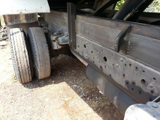 รถฮีโน่ 6 ล้อดั้ม 220 แรงม้า. ปี 50  ( รถประกอบ )  สนใจติดต่อ 081 - 6079515