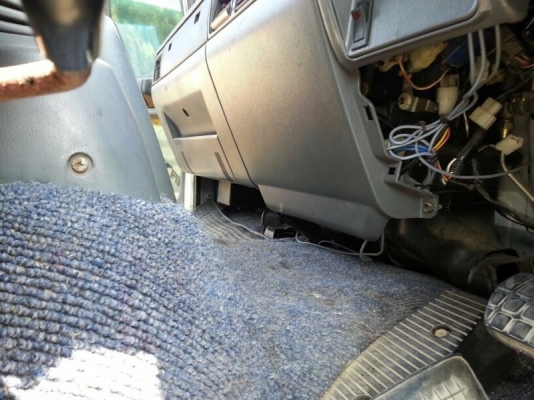 รถฮีโน่ 6 ล้อดั้ม 220 แรงม้า. ปี 50  ( รถประกอบ )  สนใจติดต่อ 081 - 6079515