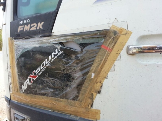 รถฮีโน่ 6 ล้อดั้ม 220 แรงม้า. ปี 50  ( รถประกอบ )  สนใจติดต่อ 081 - 6079515