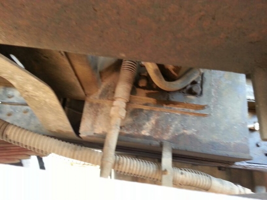 รถฮีโน่ 6 ล้อดั้ม 220 แรงม้า. ปี 50  ( รถประกอบ )  สนใจติดต่อ 081 - 6079515