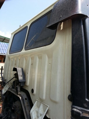 รถฮีโน่ 6 ล้อดั้ม 220 แรงม้า. ปี 50  ( รถประกอบ )  สนใจติดต่อ 081 - 6079515