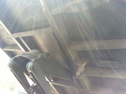 รถฮีโน่ 6 ล้อดั้ม 220 แรงม้า. ปี 50  ( รถประกอบ )  สนใจติดต่อ 081 - 6079515