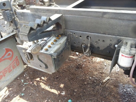 รถฮีโน่ 6 ล้อดั้ม 220 แรงม้า. ปี 50  ( รถประกอบ )  สนใจติดต่อ 081 - 6079515