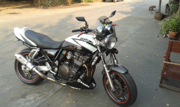 suzuki inazuma 400 ขาตั้งเซนเซอร์ ของแต่งหลายอย่าง สภาพดีพร้อมใช้เลย 68000 ต่อรองได้คับ