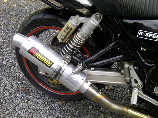 suzuki inazuma 400 ขาตั้งเซนเซอร์ ของแต่งหลายอย่าง สภาพดีพร้อมใช้เลย 68000 ต่อรองได้คับ