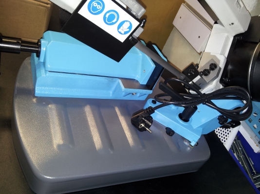 เครื่องเลื่อยสายพาน 5 นิ้ว "YAMADA" สำหรับตัดท่อ  เหล็ก สแตนเลส อะลูมิเนียม  หน้าไซด์งาน