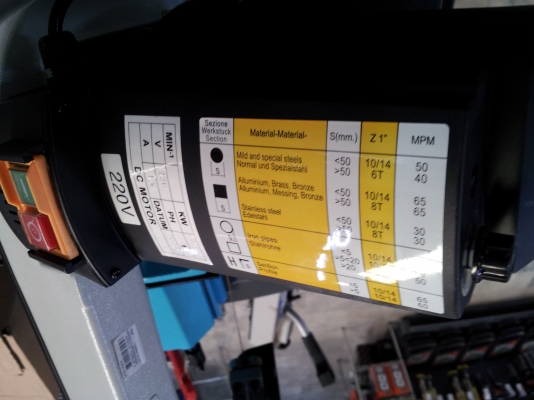 เครื่องเลื่อยสายพาน 5 นิ้ว "YAMADA" สำหรับตัดท่อ  เหล็ก สแตนเลส อะลูมิเนียม  หน้าไซด์งาน