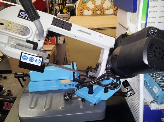 เครื่องเลื่อยสายพาน 5 นิ้ว "YAMADA" สำหรับตัดท่อ  เหล็ก สแตนเลส อะลูมิเนียม  หน้าไซด์งาน