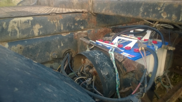 HINO FM221  พร้อมหางสองเพลา (หางไปทำงานค่ะ ไม่มีภาพถ่าย)