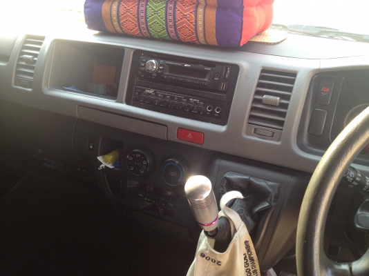 ขาย ขาย รถตู้ สภาพดี ราคาต่อรองได้