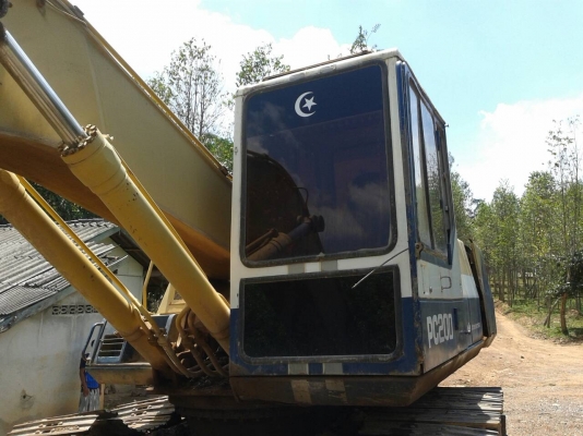 KOMATSU PC200-5