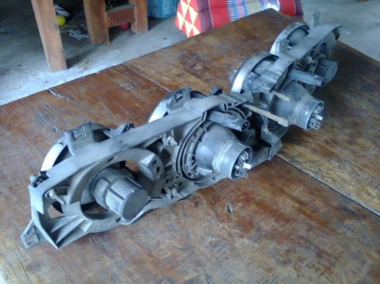 ขายไฟหน้า BMW E34 = 1 คู่ ครับ ขายแบบถูก ๆ ครับ ขายไฟหน้า BMW E34 = 1 คู่ ครับ ขายแบบถูก ๆ ครับ