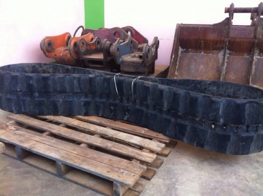 ขายแทรคยาง รถขุด PC30/PC35 ติดต่อ 081-2990958/089-8368497 ขายแทรคยาง รถขุด PC30/PC35 ติดต่อ 081-2990958/089-8368497