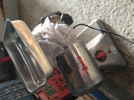 ขายเครื่องบดเนื้อ sirman สภาพดีพร้อมใช่ ถูกๆ