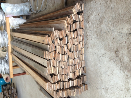 ขายไม้สักทองเก่าหน้า 4 รื้อมาจากโรงแรมมี 470 แผ่น สวยๆเลย