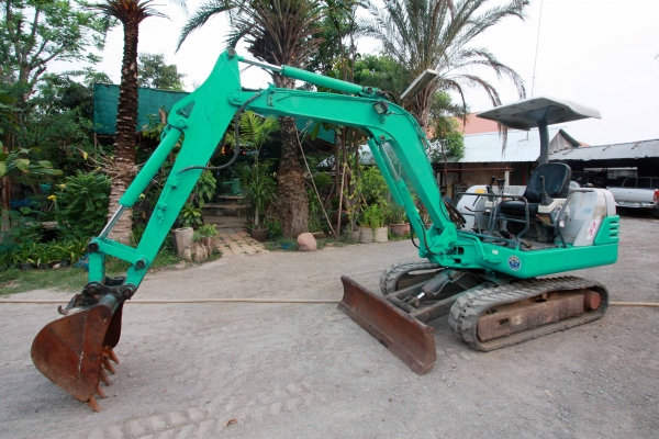 ขายรถขุดแม็กโค KOMATSU PC25R-8 รถเก่านอกแท้ๆ ไม่เคยผ่านการใช้งานในไทย  ติดต่อ 086-775-7900, 086-324-1992