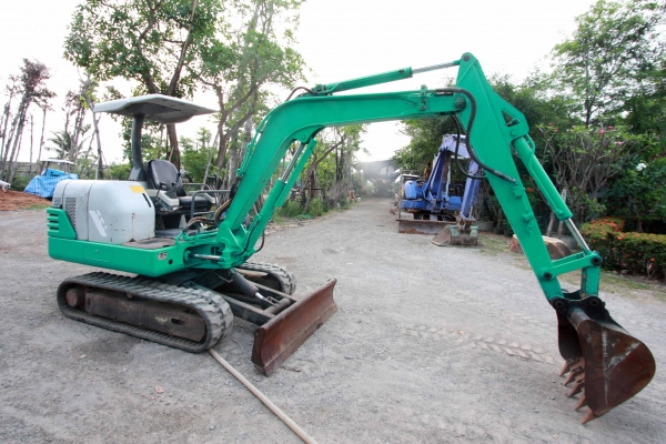 ขายรถขุดแม็กโค KOMATSU PC25R-8 รถเก่านอกแท้ๆ ไม่เคยผ่านการใช้งานในไทย  ติดต่อ 086-775-7900, 086-324-1992