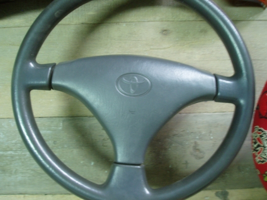 ขายพวงมาลัยมิสซูท้ายเบนซ์