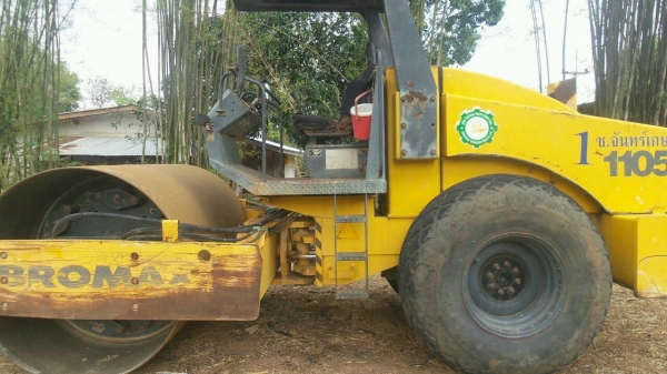 ขายรถบด VIBROMAX ราคา 750,000 เอกสารพร้อม โทร 087-9666599 คุณหนาม