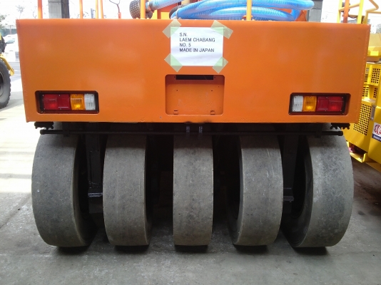 รถบดล้อยาง 9ล้อ SAKAI รุ่น TS200