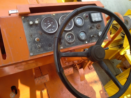 รถบดล้อยาง 9ล้อ SAKAI รุ่น TS200